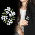 Green White Floral Wreath Wreath Pearl Look Metal Brooch Pin view 3