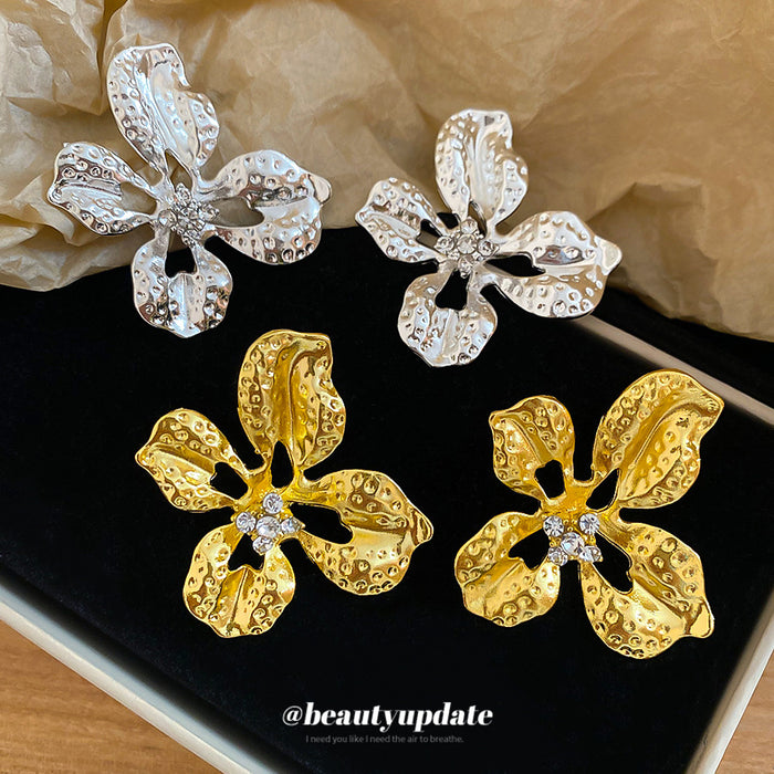 Open Hammered Flower Stud Earrings in Gold and Silver Tone