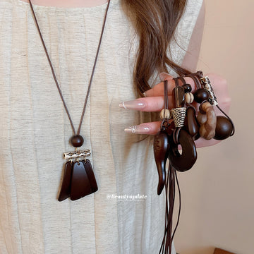Brown Wood Look Pendant Necklaces In Three Shapes Jewelry Design
