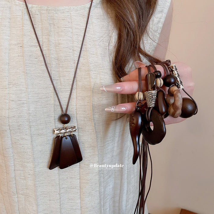 Brown Wood Look Pendant Necklaces In Three Shapes Jewelry Design