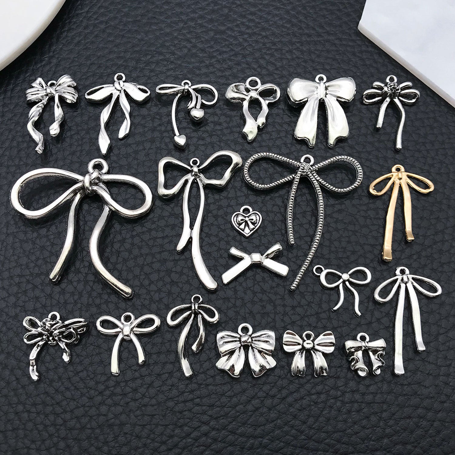 Hollow Zinc Alloy Bowknot Butterfly Charm Pendant for DIY Necklace Bracelet Keychain Jewelry