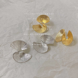 Twisted Ribbed Fan Geometric Stud Earrings Gold Silver