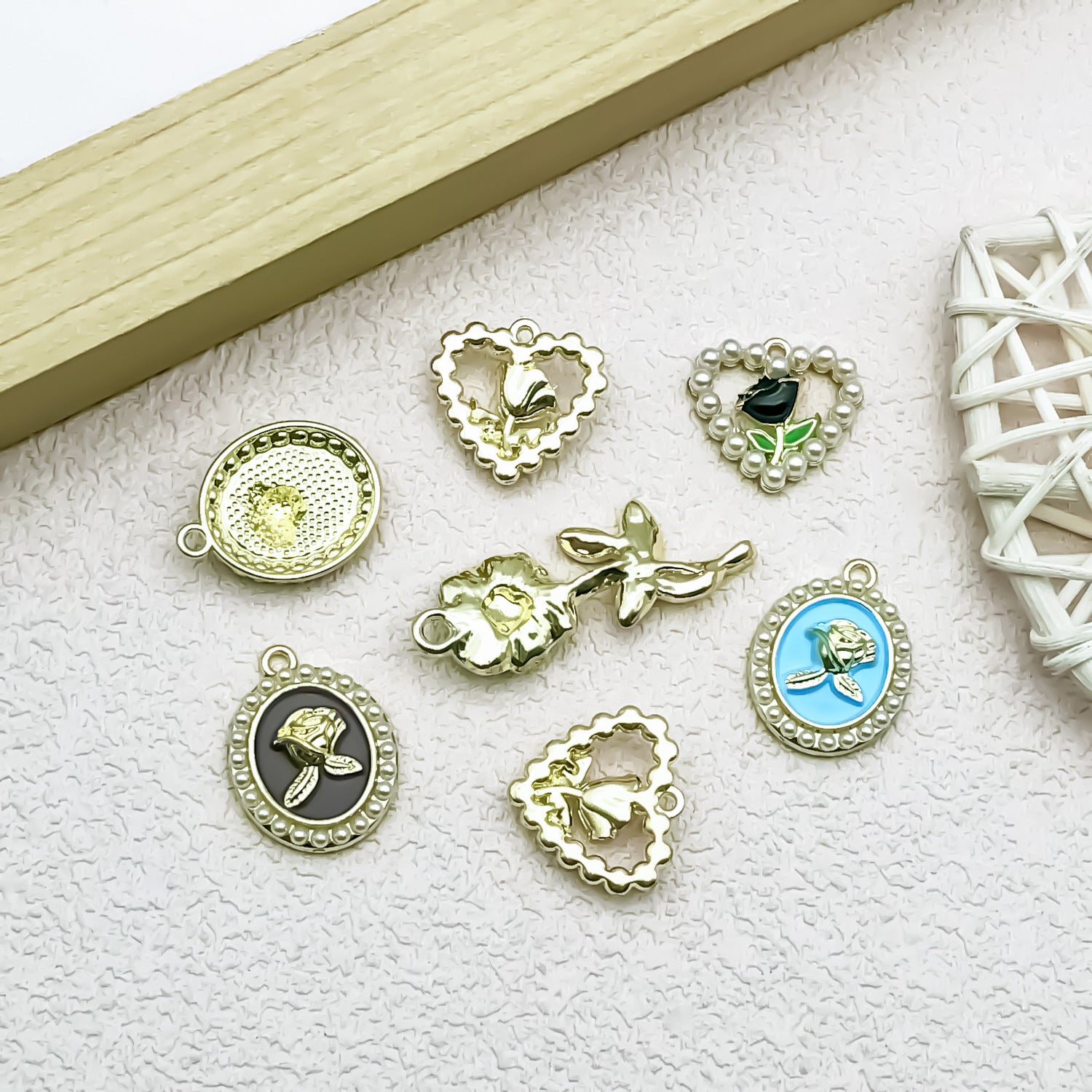 Enamel Zinc Alloy Pearl Heart Rose Flower Charm Pendant for Valentine Jewelry DIY