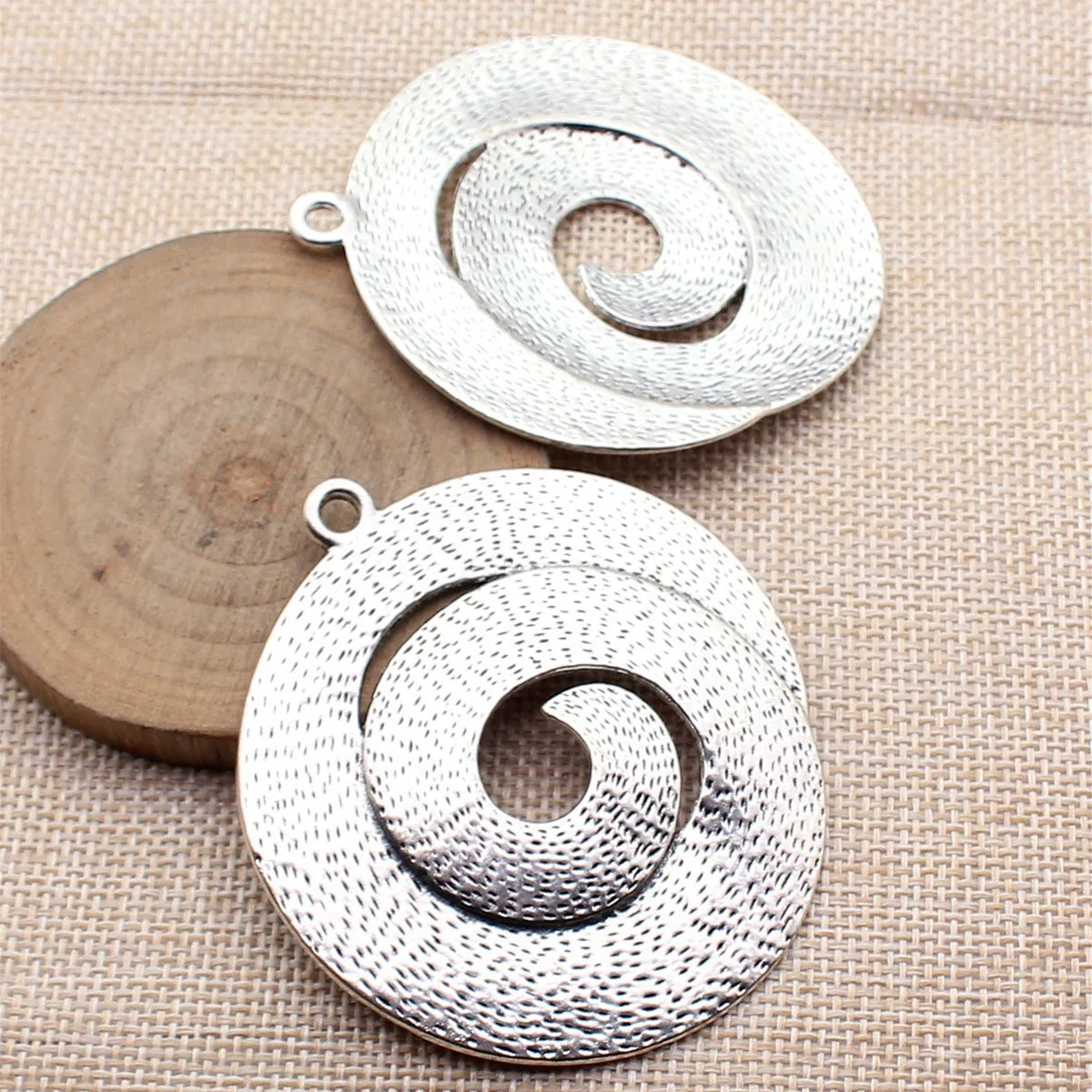 70x62mm 23g Antique Silver Zinc Alloy Dotted Swirl Large Charm Pendant for DIY Necklace Jewelry Making
