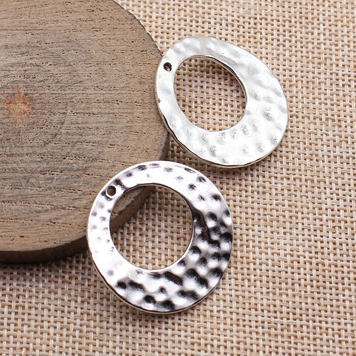 32x32mm 4.4g Multi-Color Zinc Alloy Hammered Round Ring Charm Pendant for DIY Necklace Jewelry