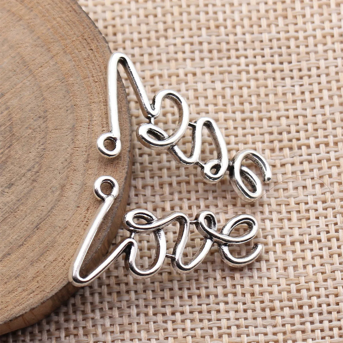 28x16mm 1.8g Antique Silver Zinc Alloy LOVE Letter Charm Pendant for DIY Necklace Bracelet