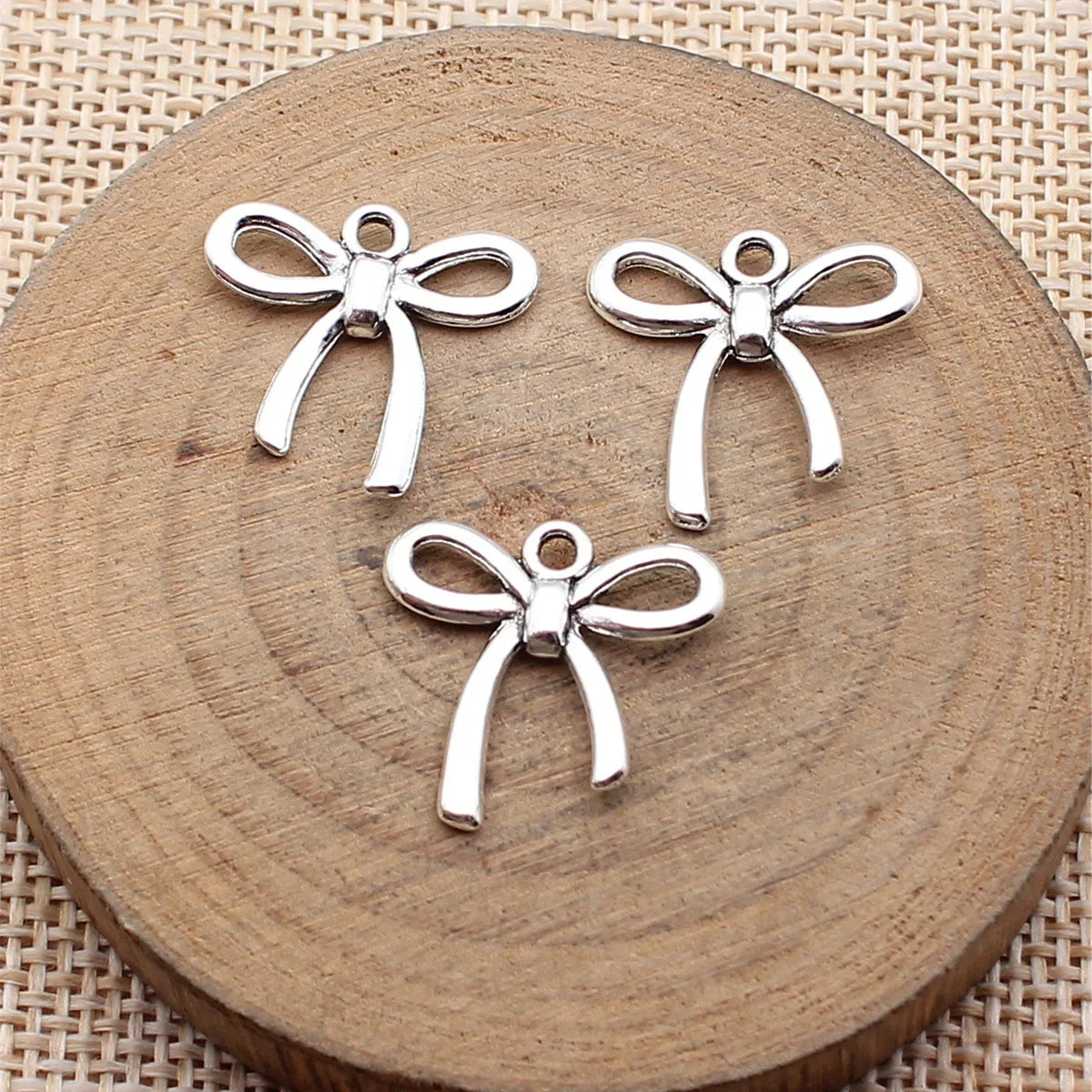 18x18mm 0.79g Antique Silver Zinc Alloy Bowknot Butterfly Charm Pendant for DIY Necklace Bracelet Making