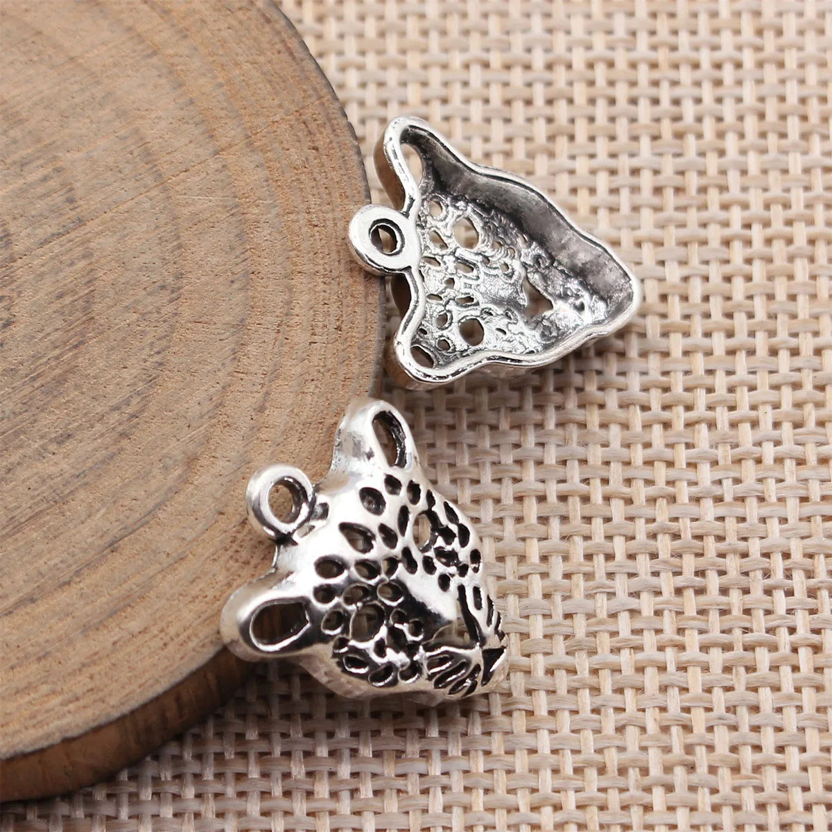 20x18mm 1.6g Antique Silver Zinc Alloy Hollow Leopard Head Charm Pendant for DIY Jewelry Making