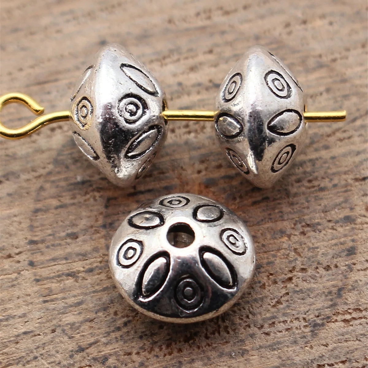 9.1x9x5.9mm 1.3g Antique Silver Tone Zinc Alloy Engraved Pattern Spacer Beads for DIY Bracelet Making