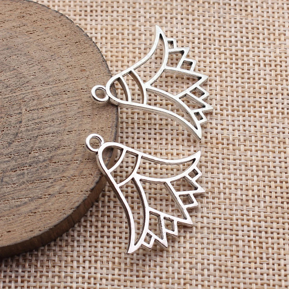 32x31mm 2.1g Antique Silver Zinc Alloy Hollow Flower Charm Pendant for DIY Necklace Jewelry Making