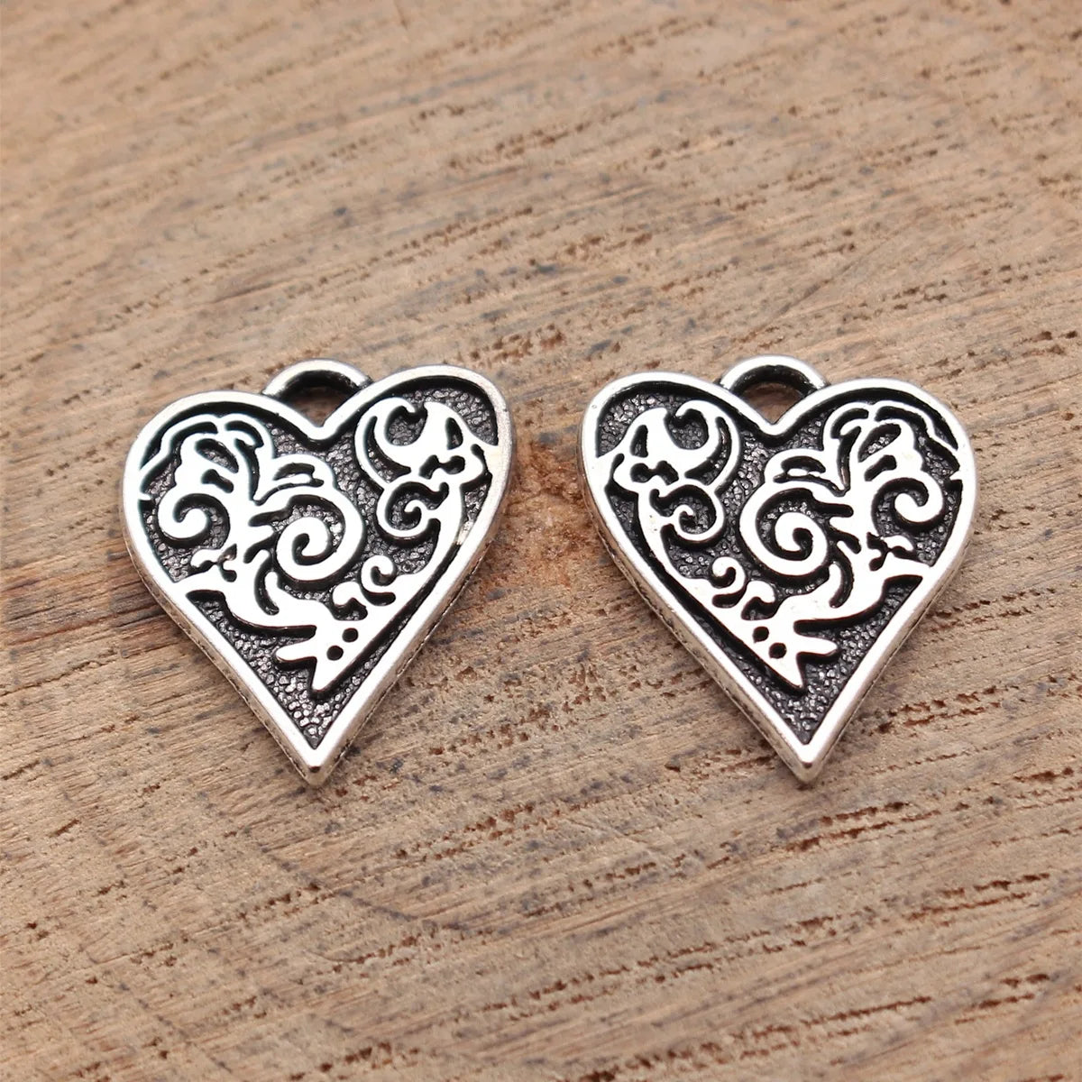 17x15mm 1.5g Antique Silver Zinc Alloy Embossed Heart Double Sided Charm Pendant for DIY Necklace Jewelry Making
