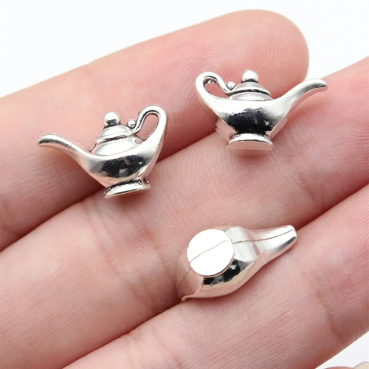 16.5x10.7x8.6mm 2.6g Antique Silver Zinc Alloy 3D Teapot Charm Pendant for DIY Necklace Making