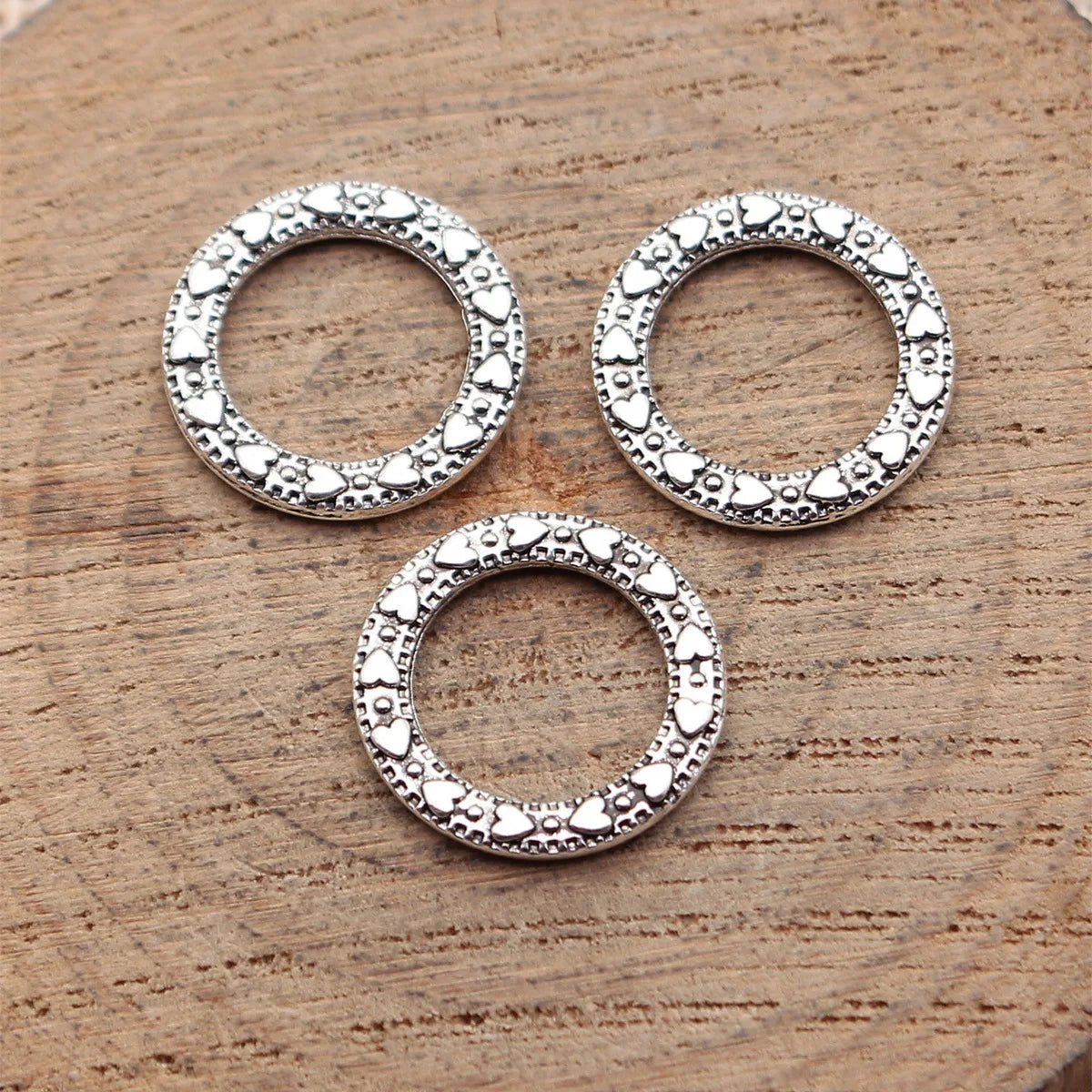 15x15mm 0.77g Antique Silver Zinc Alloy Heart Pattern Round Ring Double Sided Connector Charm for DIY Jewelry Making