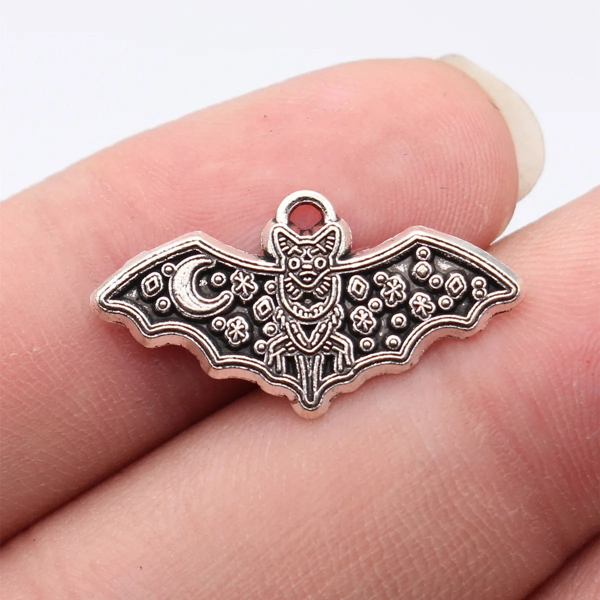 27x14mm 1.1g Antique Silver Zinc Alloy Bat Charm Pendant for Bracelet Necklace DIY Jewelry Making