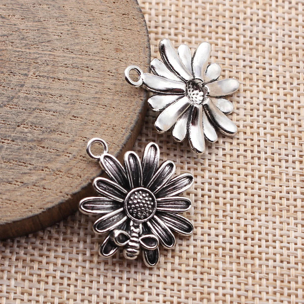 26x22mm 2.4g Multicolor Zinc Alloy Bee Daisy Charm Pendant for DIY Necklace Bracelet Jewelry Making
