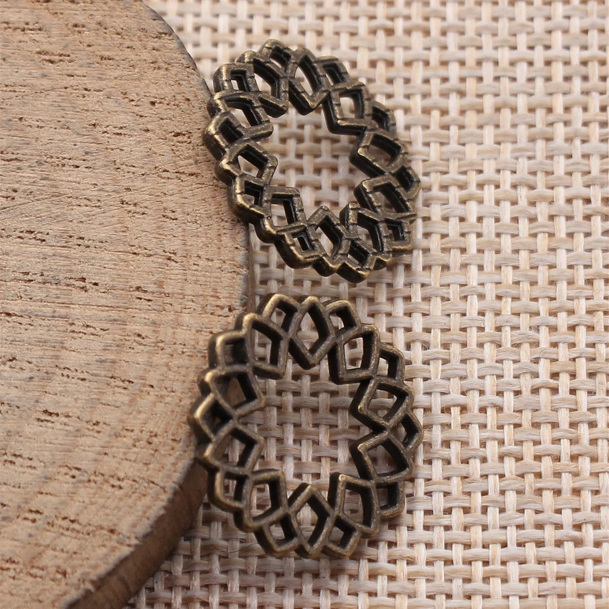 19x19mm 1.2g Multicolor Zinc Alloy Hollow Geometric Pattern Connector Charm for DIY Bracelet Earrings