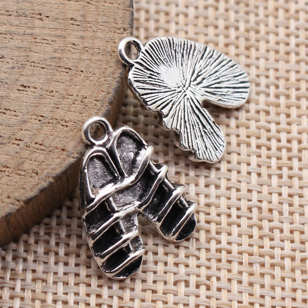 20x14mm 1.5g Antique Silver Tone Zinc Alloy Sandal Charm Pendant for DIY Bracelet Necklace Making