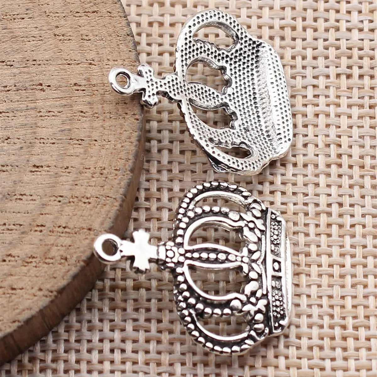 25x21mm 2g Antique Silver Zinc Alloy Cross Crown Charm Pendant for DIY Necklace Jewelry Making