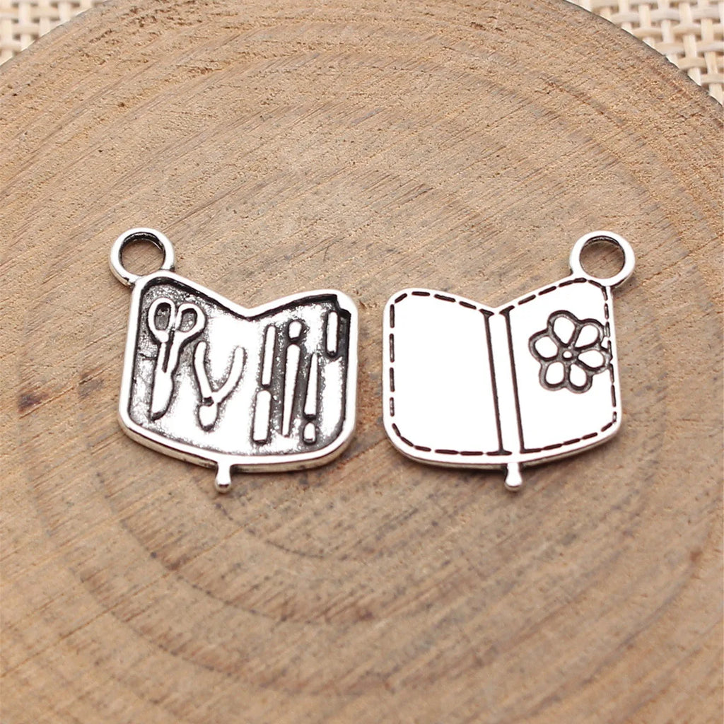 18x16mm 1g Antique Silver Zinc Alloy Manicure Tools Charm Pendant for DIY Bracelet Making