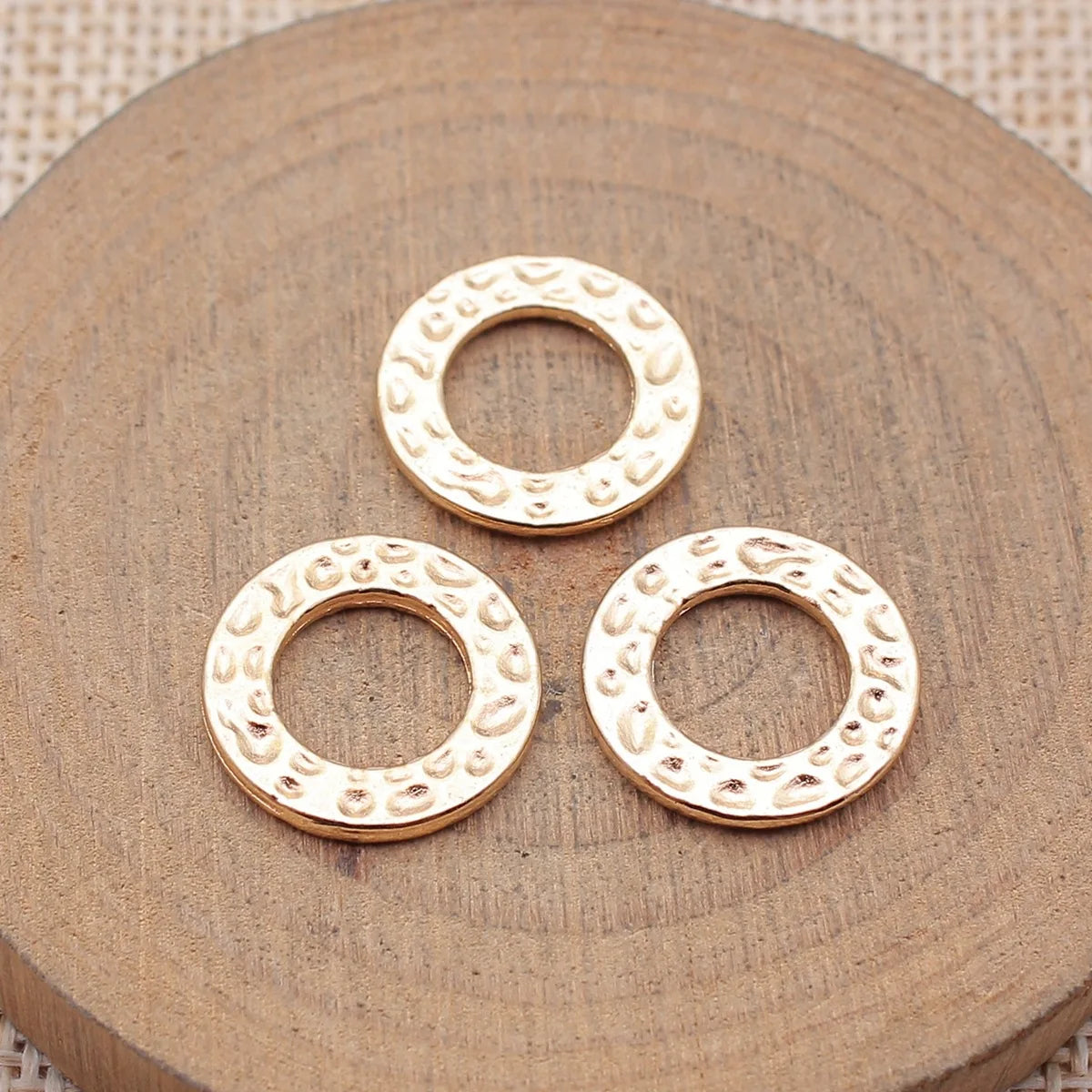 15x15mm 1.1g Multicolor zinc alloy dotted round ring charm pendant for bracelet jewelry making