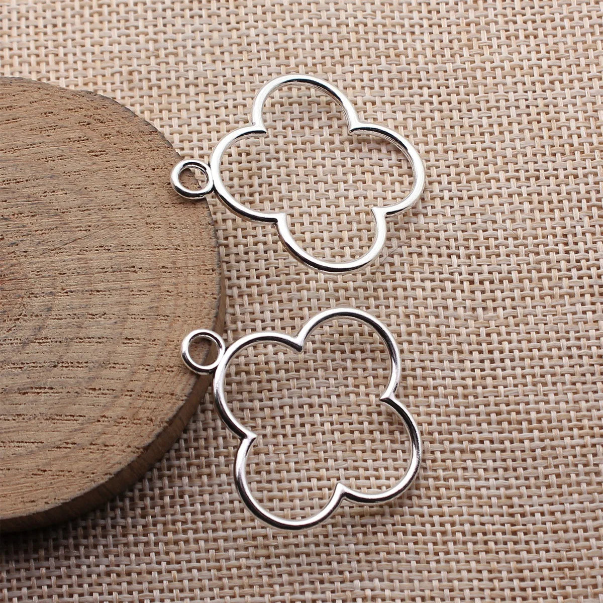 37x32mm 1.6g Multicolor Zinc Alloy Hollow Geometric Flower Frame Charm Pendant for DIY Jewelry Making