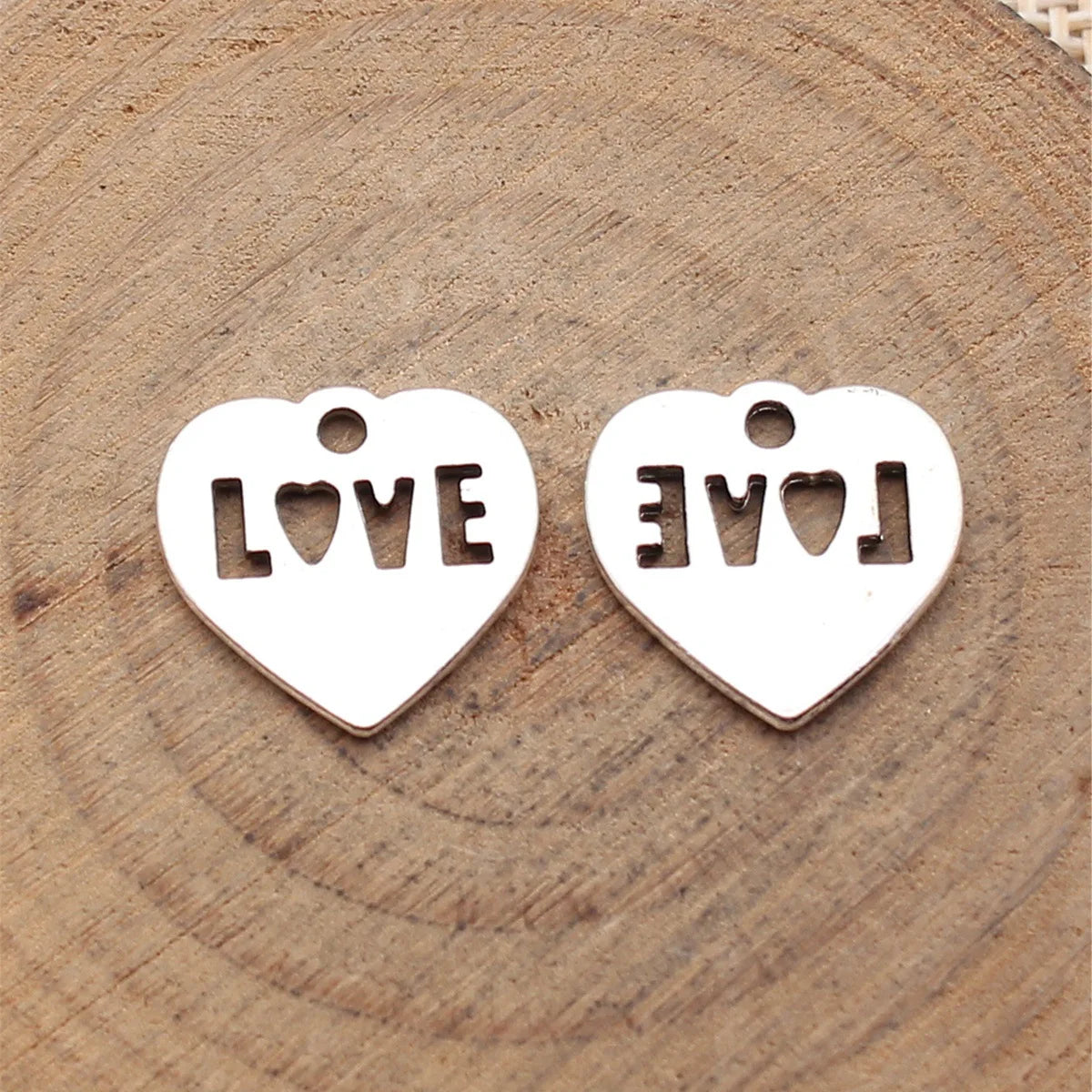 15x15mm 1.1g Antique Silver Zinc Alloy LOVE Heart Charm Pendant for DIY Necklace Bracelet Jewelry