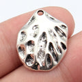 24x19mm 2.1g Antique Silver Zinc Alloy Hammered Shell Charm Pendant for DIY Necklace Making