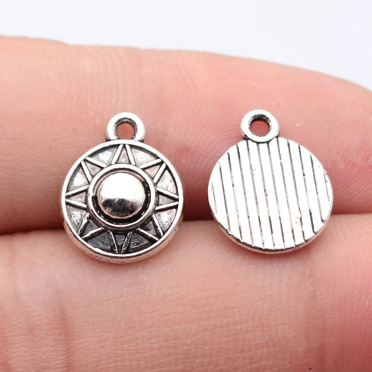15x12x7.7mm 1.4g Multicolor Zinc Alloy Engraved Round Charm Pendant for DIY Necklace Bracelet Jewelry