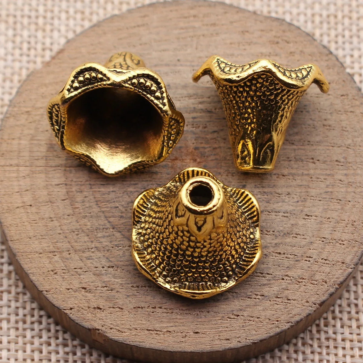 22x21x18mm 6.5g Multicolor Zinc Alloy Trumpet Flower Bead Cap Tassel Cap Findings for DIY Earrings