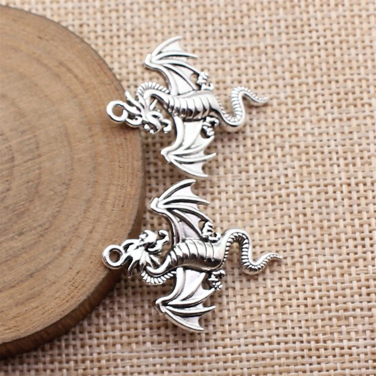 32x26mm 3.6g Antique Silver Zinc Alloy Double Sided Flying Dragon Charm Pendant for DIY Jewelry Making