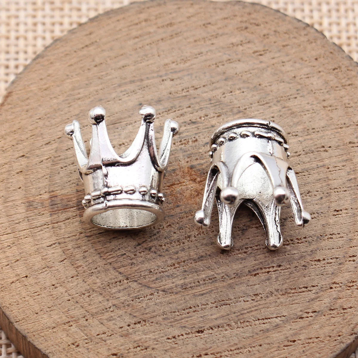16x16x15mm 2.3g Antique Silver Zinc Alloy 3D Crown Jewelry Findings for DIY Bracelet Necklace Making