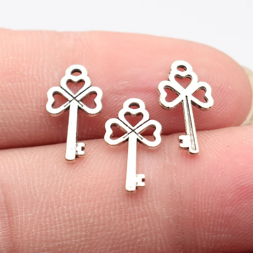 15x8.1mm 0.26g Antique Silver Zinc Alloy Heart Clover Key Charm Pendant for DIY Necklace Bracelet Making