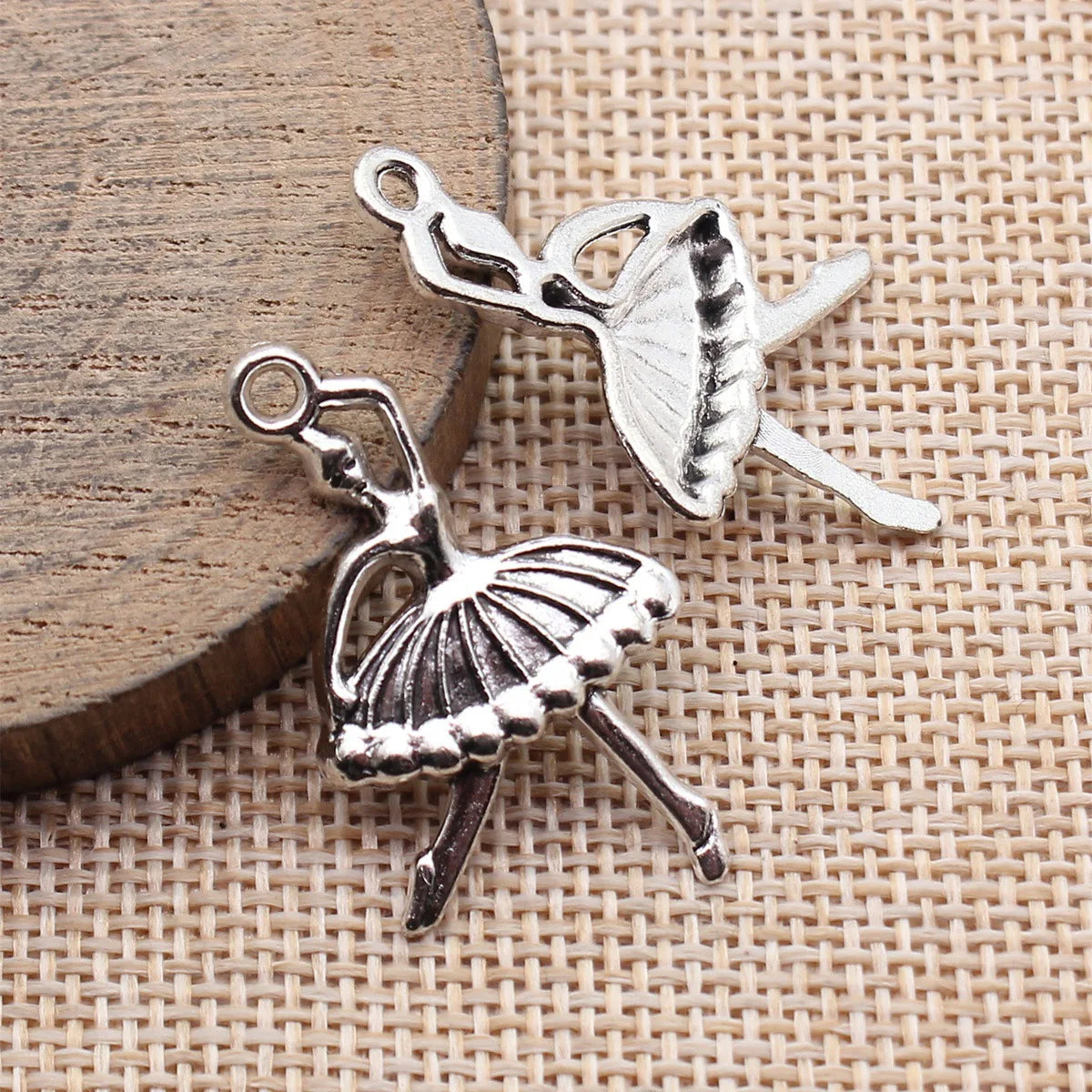 36x20mm 2.4g Antique Silver Zinc Alloy Ballet Dancer Charm Pendant for DIY Necklace Bracelet