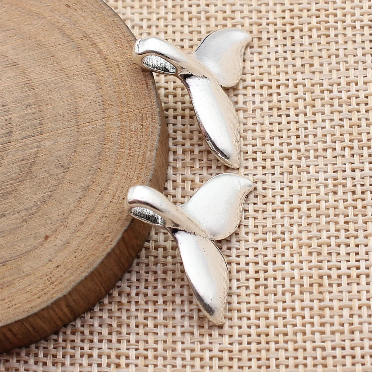24x21mm 2.6g Antique Silver Zinc Alloy Whale Tail Charm Pendant for DIY Ocean Theme Jewelry Making
