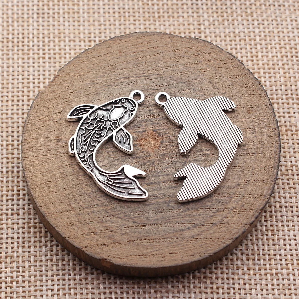 30x25mm 2.9g Antique Silver Zinc Alloy Chinese Koi Fish Charm Pendant for DIY Necklace Bracelet Making