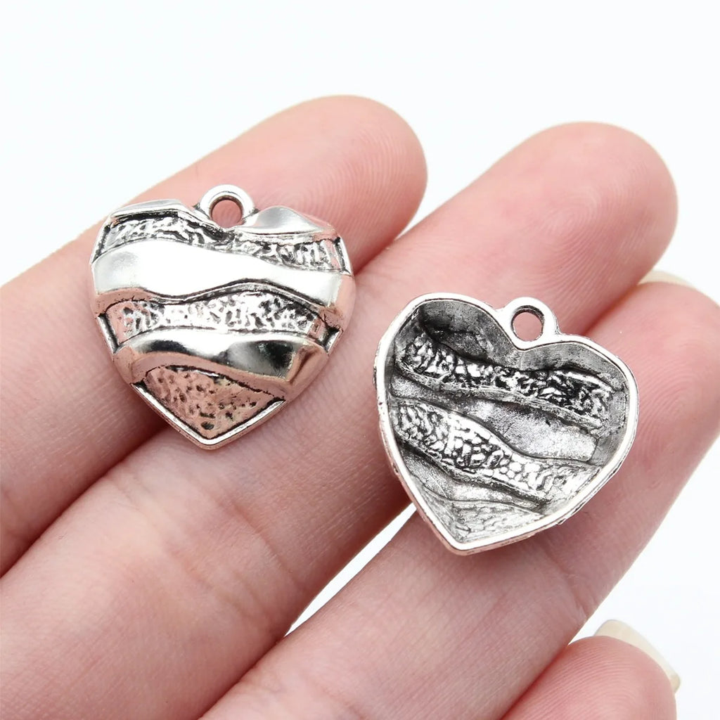 21x20mm 2.4g Antique Silver Zinc Alloy Striped Heart Charm Pendant for DIY Necklace Bracelet Making