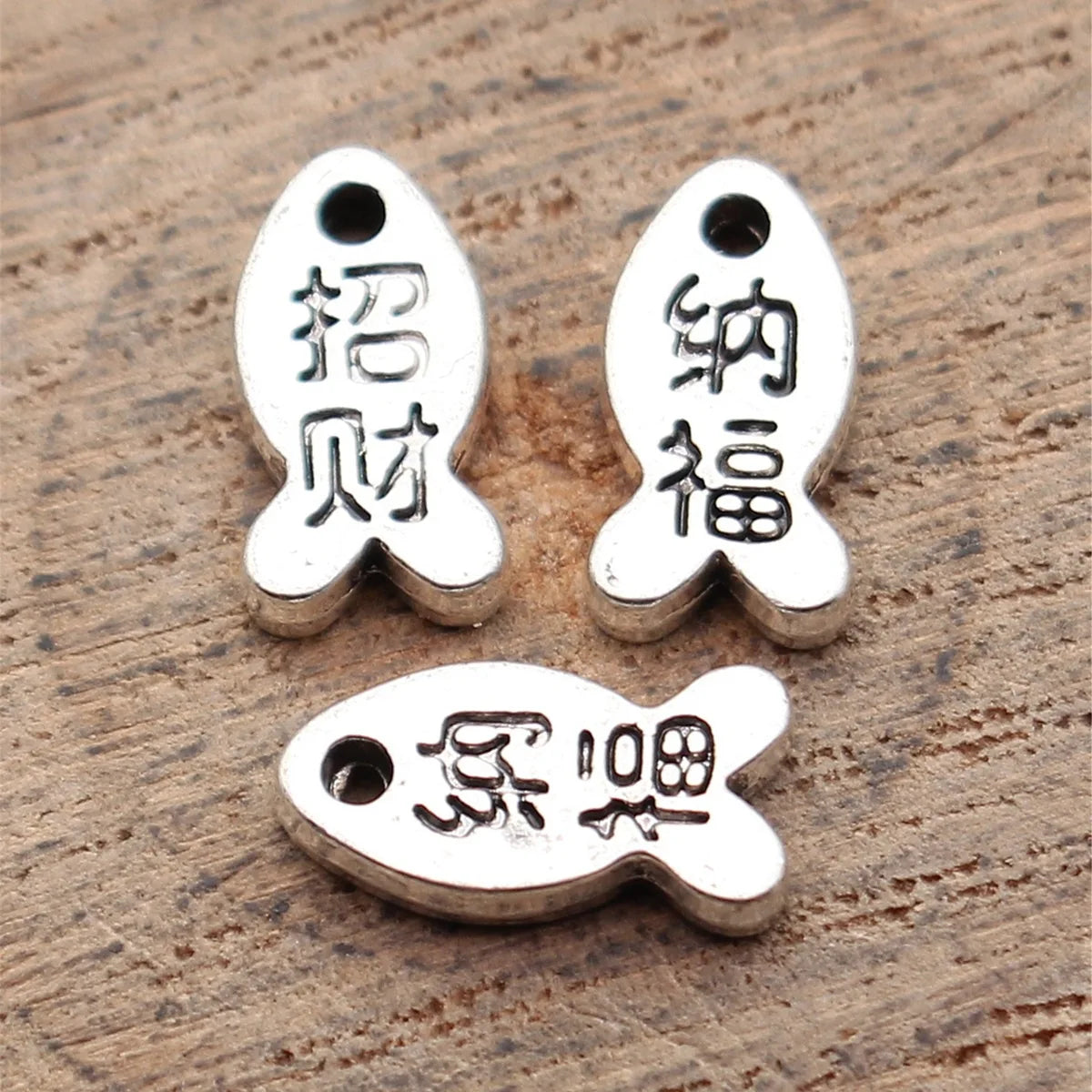 11x6x2.1mm 0.67g Antique Silver Zinc Alloy Small Fish Charm Pendant for DIY Bracelet Necklace Jewelry
