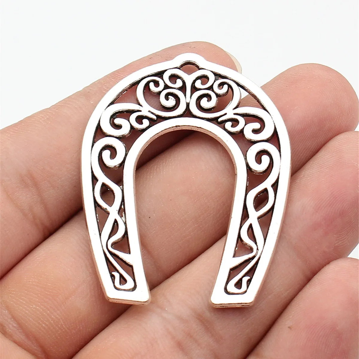 49x39mm 9.6g Multicolor Zinc Alloy Hollow Horseshoe Double Sided Charm Pendant for DIY Necklace Bracelet Jewelry