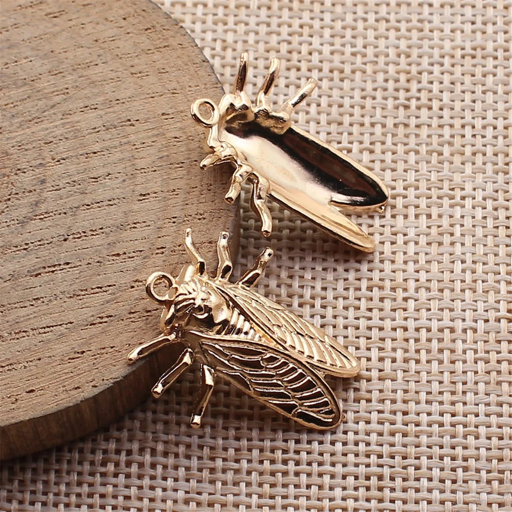 27x22mm 2.1g Multicolor Zinc Alloy Cicada Charm Pendant for DIY Necklace and Bracelet Jewelry Making