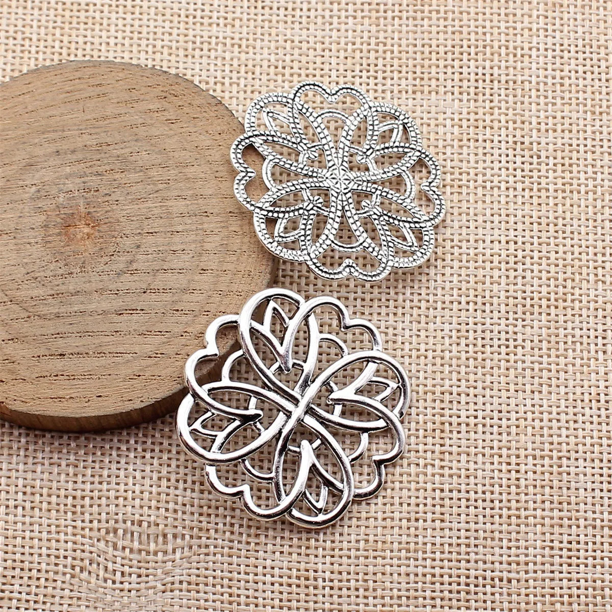 38x38mm 5.6g Antique Silver Zinc Alloy Flower Filigree Charm Pendant for DIY Necklace Making