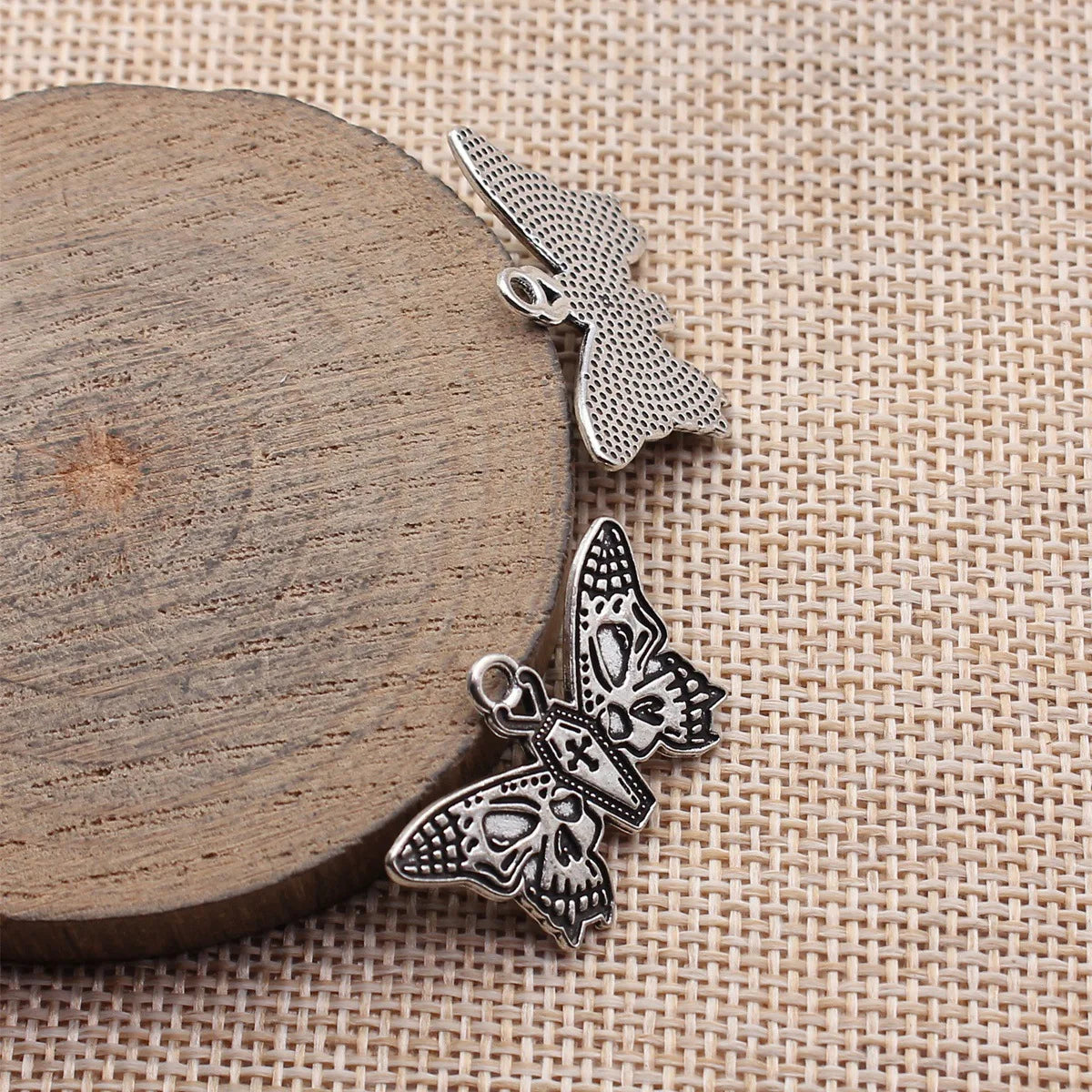 30x19mm 2g Antique Silver Zinc Alloy Skull Coffin Butterfly Charm Pendant for DIY Gothic Jewelry