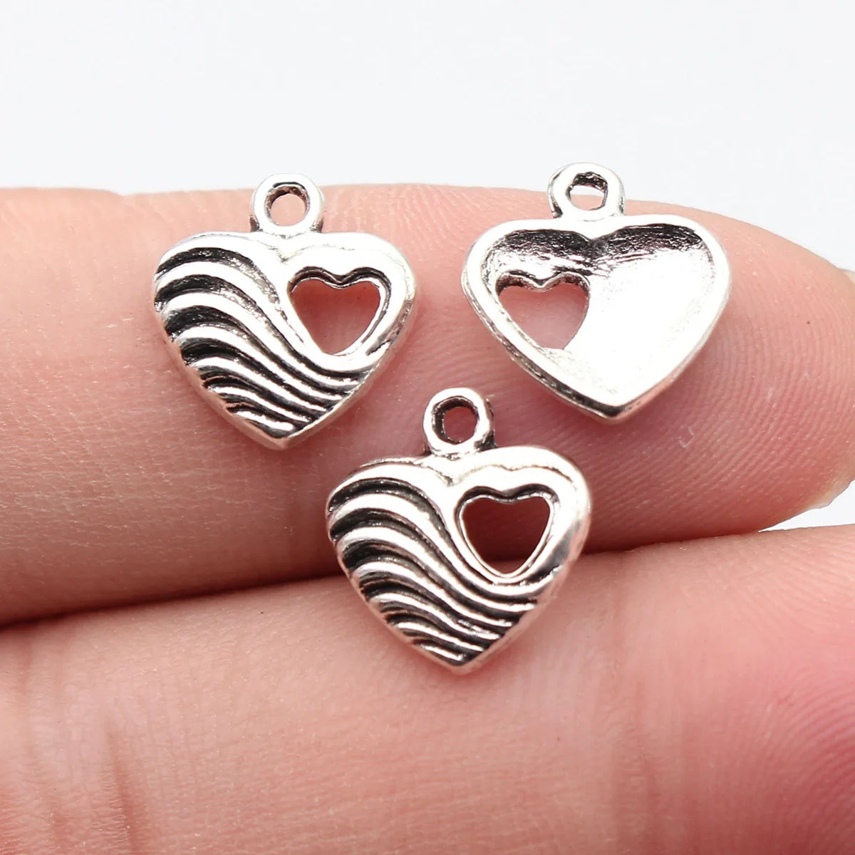 13x13mm 0.82g Antique Silver Tone Zinc Alloy Wavy Heart Charm Pendant for DIY Bracelet Making