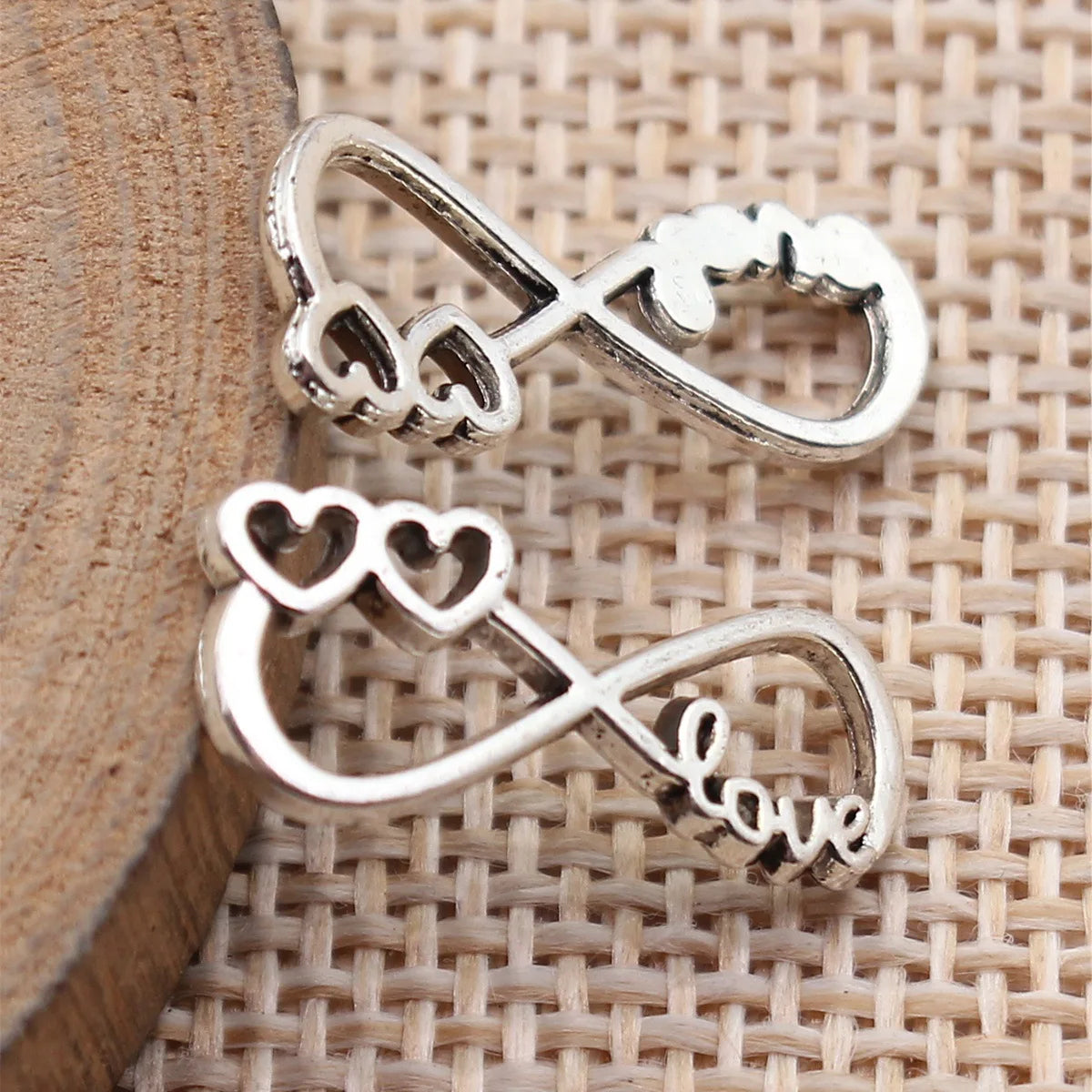 20x8.6mm 0.67g Antique Silver Zinc Alloy LOVE Heart Infinity Symbol Connector Charm for Bracelet Making