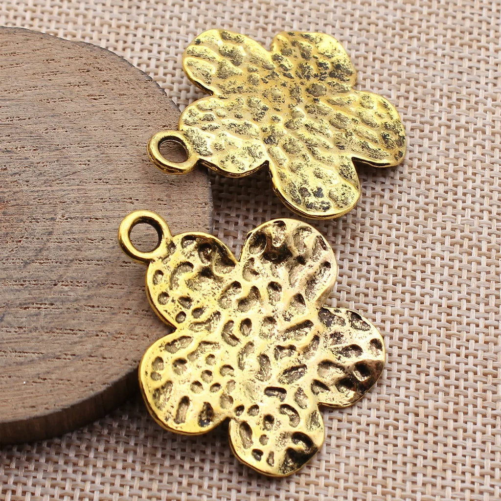 42x37mm 5.4g Antique Gold Zinc Alloy Hammered Flower Charm Pendant for DIY Necklace Making