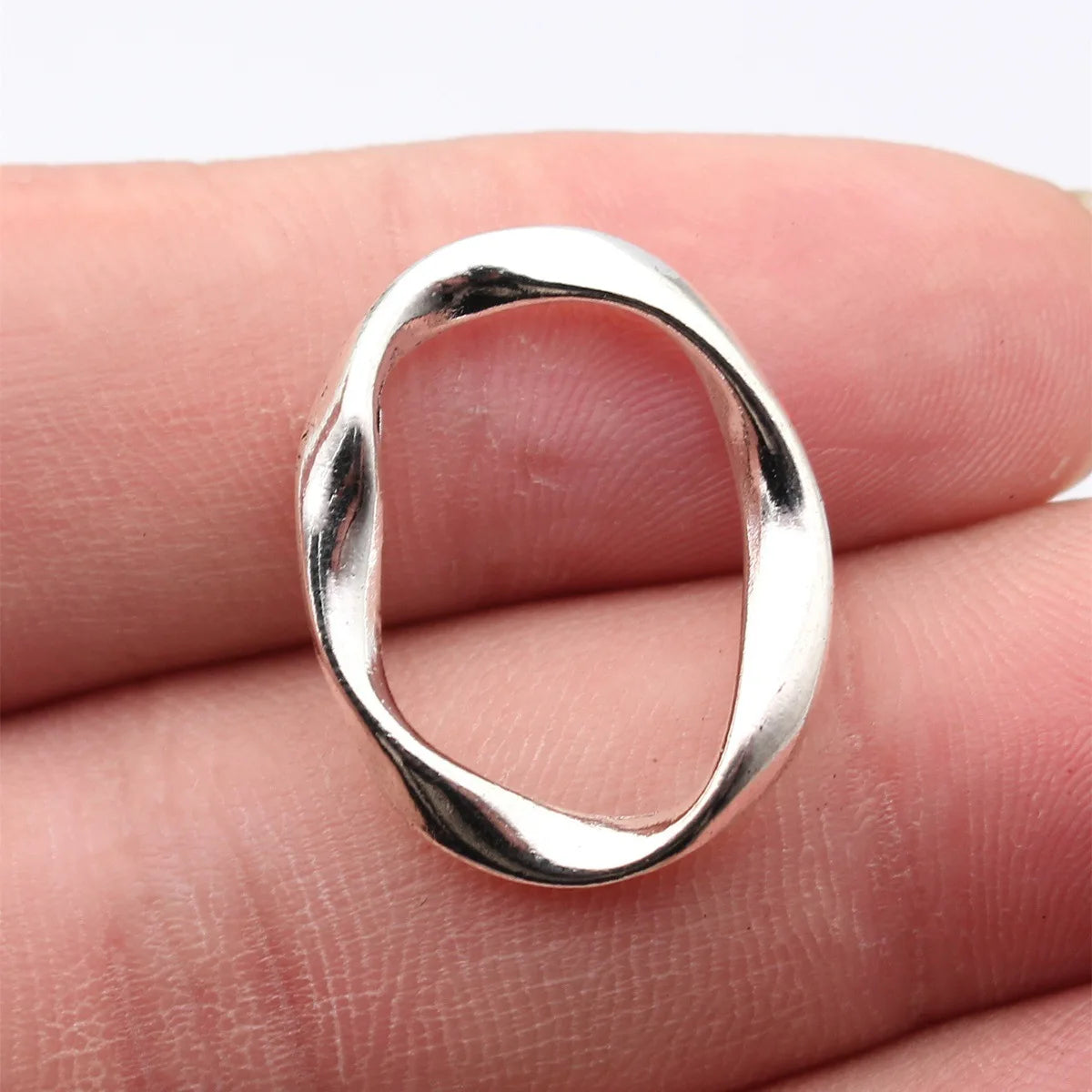 25x20mm 1.7g Multicolor Zinc Alloy Irregular Hollow Twisted Geometric Oval Ring Charm Pendant for DIY Jewelry