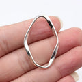 42x28mm 2.9g Multicolor zinc alloy irregular hollow twisted geometric oval ring charm pendant for jewelry making