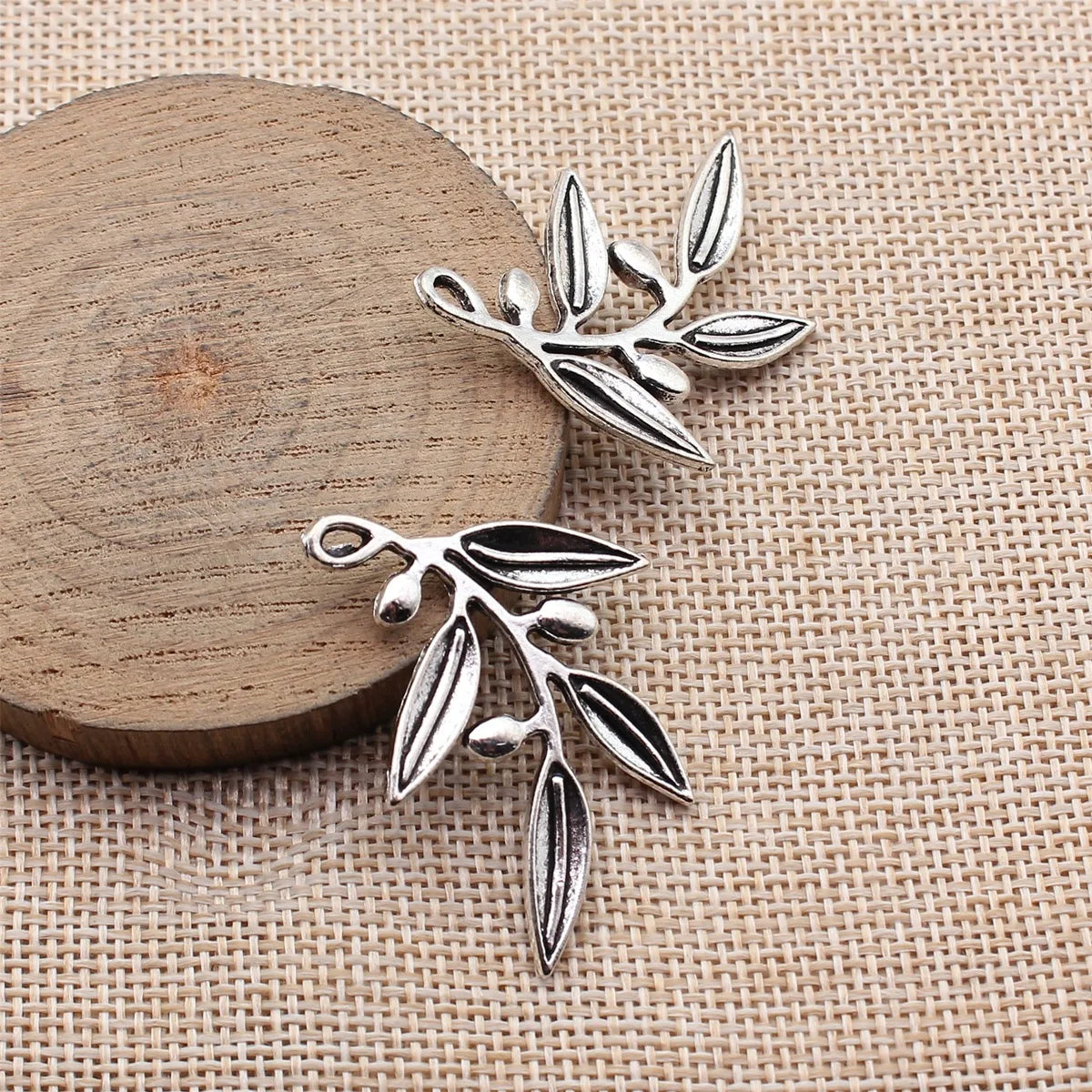39x30mm 4.4g Multicolor Zinc Alloy Olive Branch Charm Pendant for DIY Necklace Bracelet Jewelry