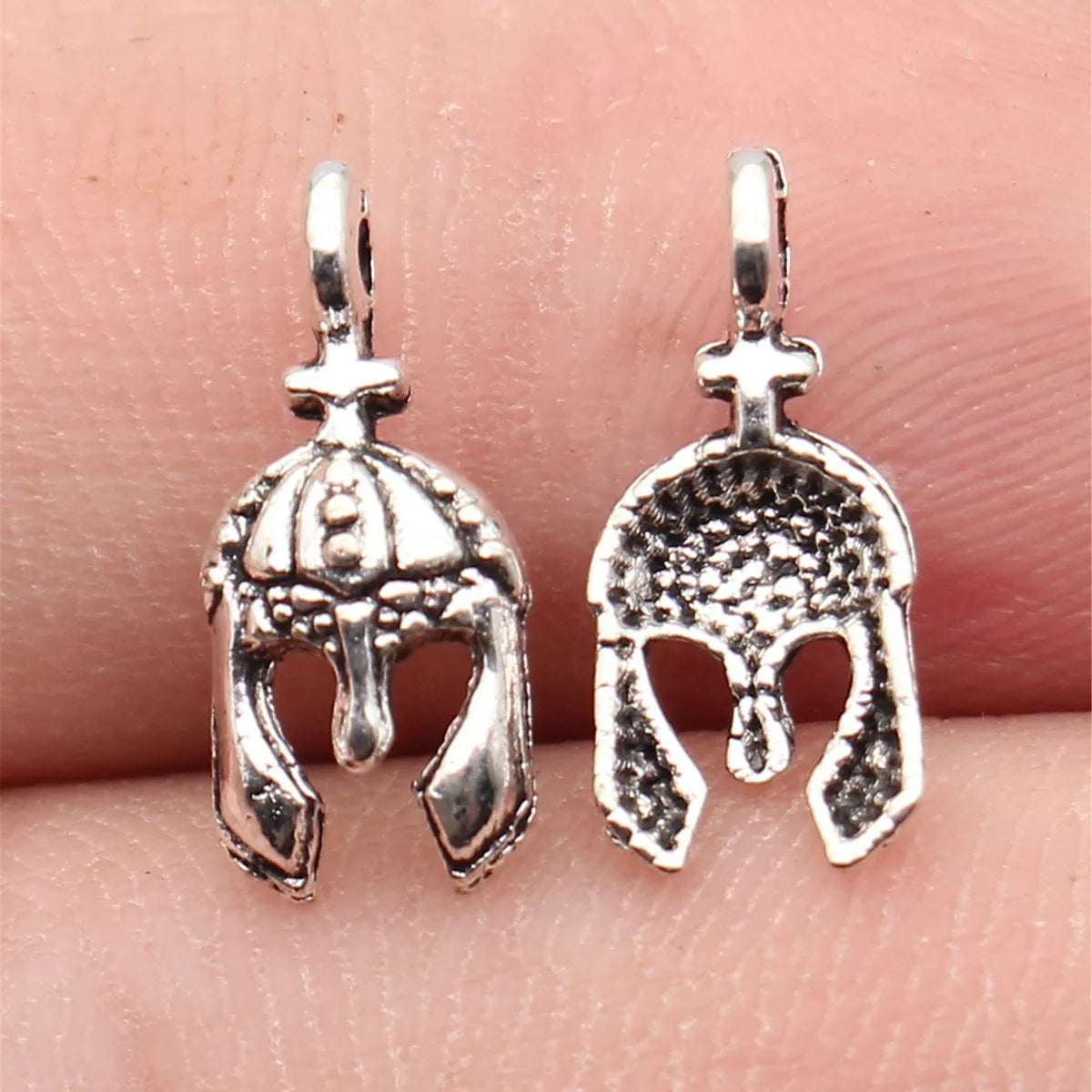 15x6.5mm 0.32g Antique Silver Zinc Alloy Warrior Helmet Charm Pendant for DIY Jewelry Making