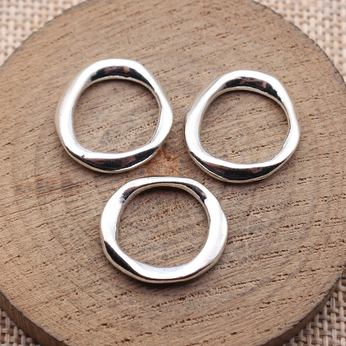 19x18mm 1.6g Multicolor Zinc Alloy Hammered Twisted Round Ring Connector Charm for DIY Jewelry Making