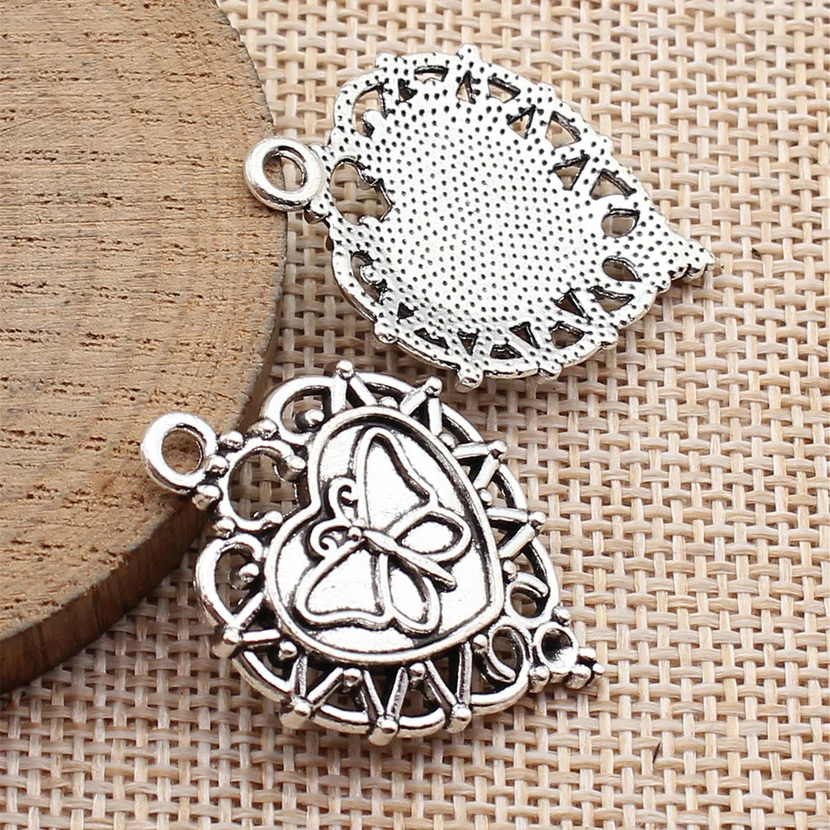 34x26mm 4g Antique Silver Zinc Alloy Heart Butterfly Charm Pendant for DIY Necklace Bracelet Making